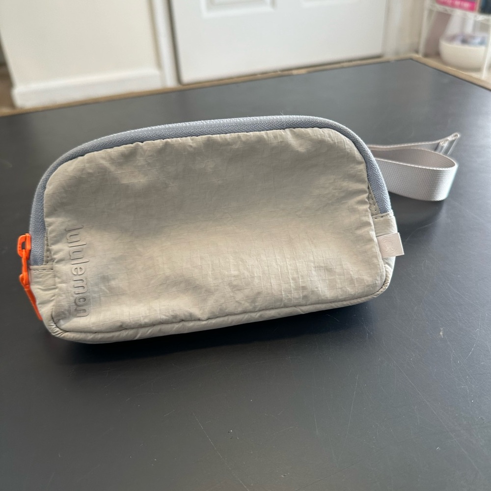 Lululemon mini belt bag